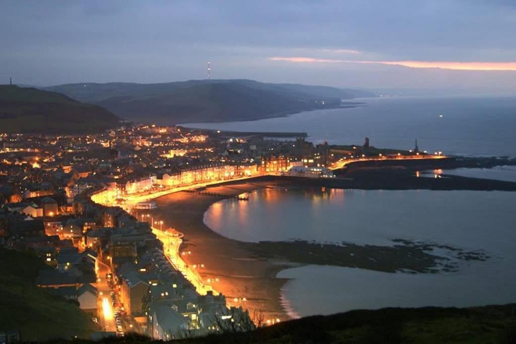 Bridge View Victorian Townhouse Sleeps 6 Holiday home